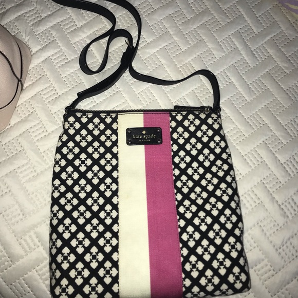 Kate Spade crossbody purse with matching wallet - Picture 2 of 2